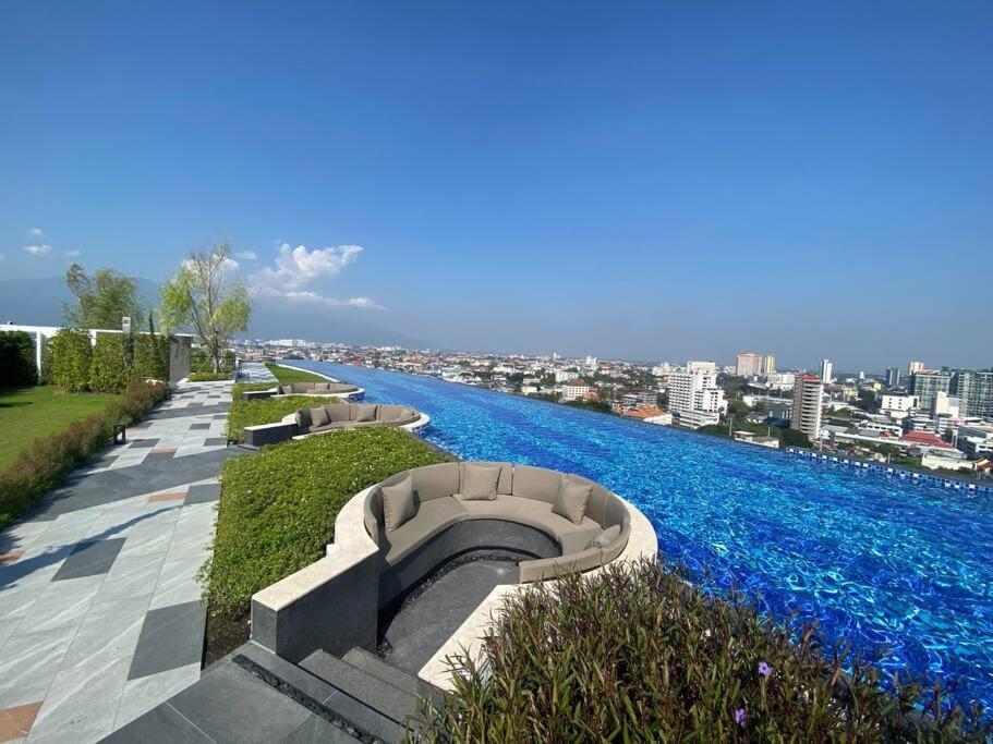 New & Cozy 2 Bedroom @ The Astra Sky River Чіангмай Екстер'єр фото